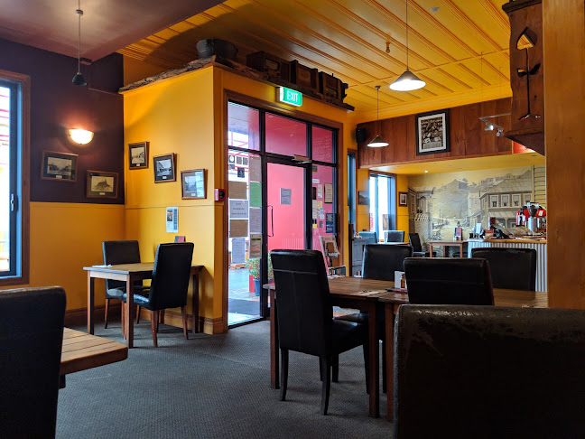 Denniston Dog Restaurant & Bar