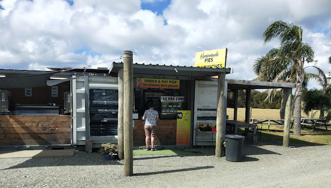 Reviews of Honey Bee Takeaways in Pukenui - Hospitality and gastronomy
