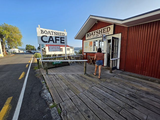 Boatshed Cafe - Hospitality and gastronomy