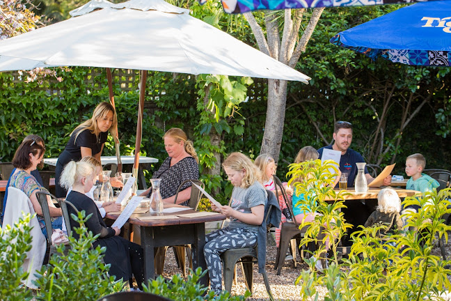 The Middle Restaurant and Bar Waiheke Island - Hospitality and gastronomy