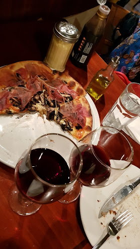 Archie's Restaurant & Pizzeria - Hospitality and gastronomy