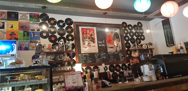 Comentarii opinii despre Kaos in Papakura