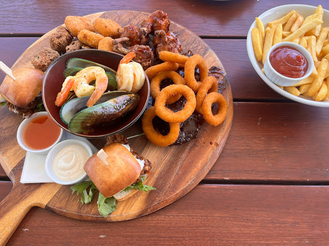 Silver Dollar Bar & Restaurant - Hospitality and gastronomy