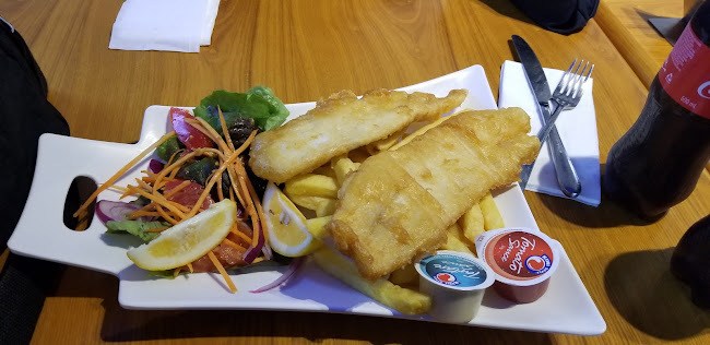 Oppies Restaurant & Takeaway - Hospitality and gastronomy