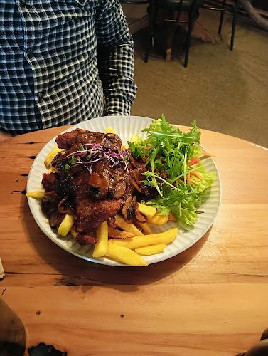 111 Town Centre, Te Anau 9600, New Zealand