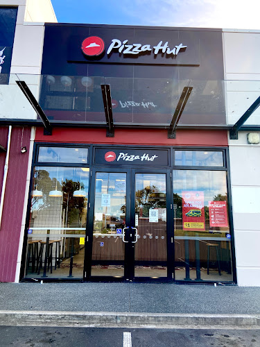 Pizza Hut Windsor Park - Hospitality and gastronomy