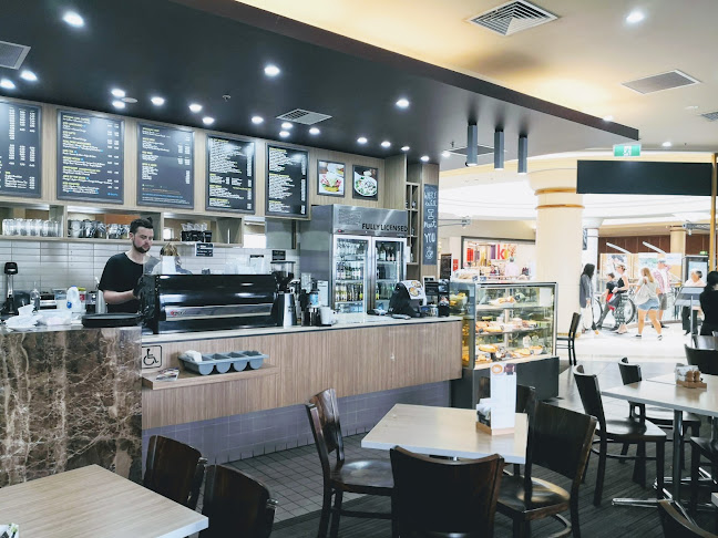 Comments and reviews of The Coffee Club Meridian Mall