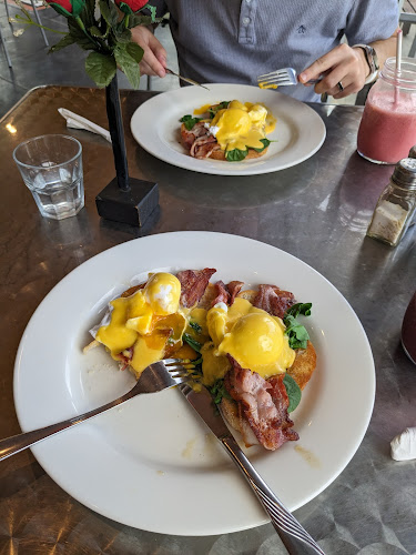 Comentarii opinii despre Persimmon Tree Cafe