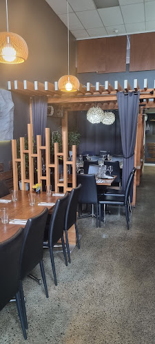 Chikos Restaurant & Cafe Open Times