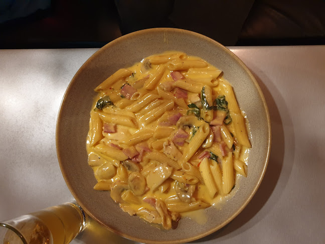 Fat Sally's Pub and Restaurant - Oamaru