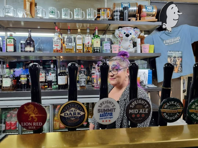 Tahuna Tavern - Hospitality and gastronomy