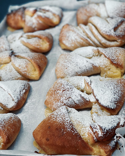 Comentarii opinii despre Little Bread Loaf - Alicetown