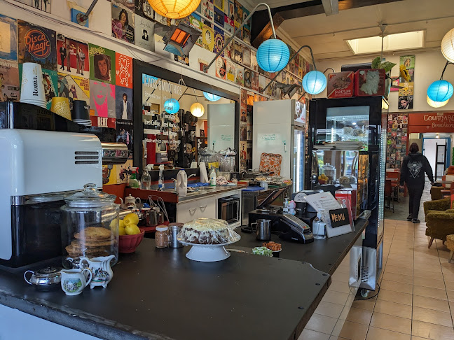 Comentarii opinii despre Uk-11 cafe & curry