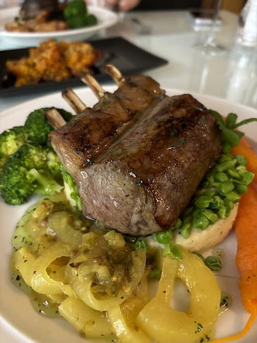 Elegance at 148 on Elles Restaurant - Invercargill