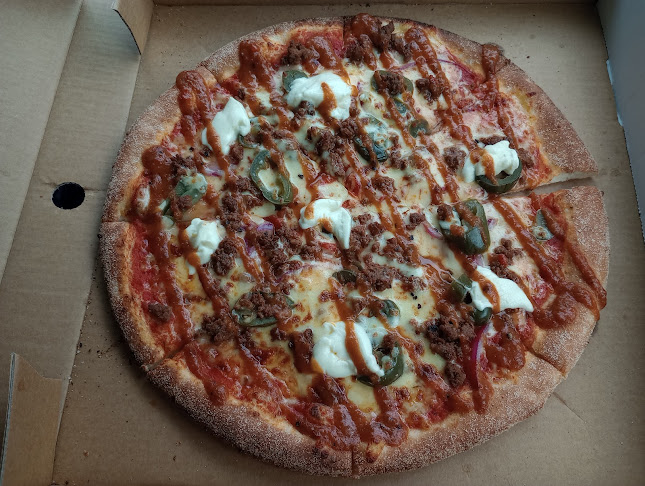 Opinii despre Scoozi Woodfire Pizza în Picton - Hospitality and gastronomy