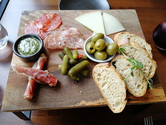 Momentos By The Lake Restaurant - Queenstown