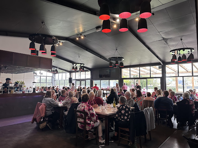 Winton's Top Pub & Garden Bar Open Times