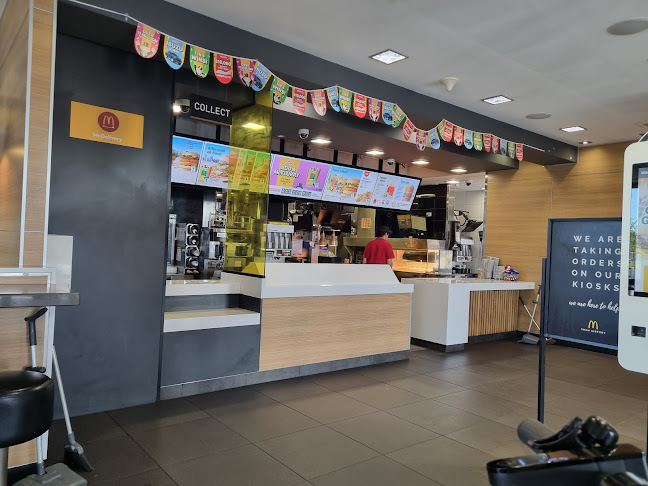 McDonald's Christchurch Airport - Hospitality and gastronomy