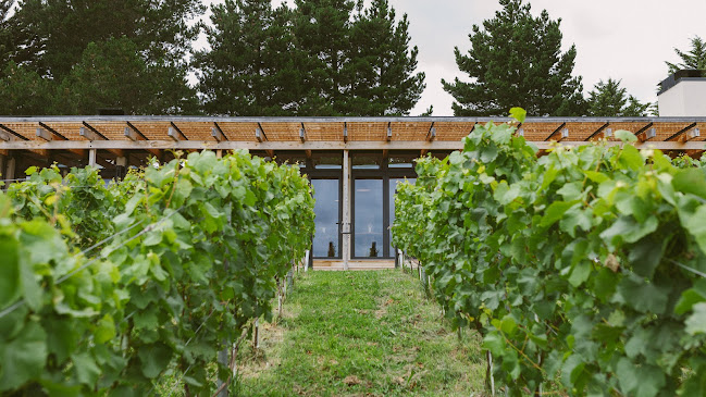 Tussock Hill Vineyard and Cellar Door Restaurant - Christchurch
