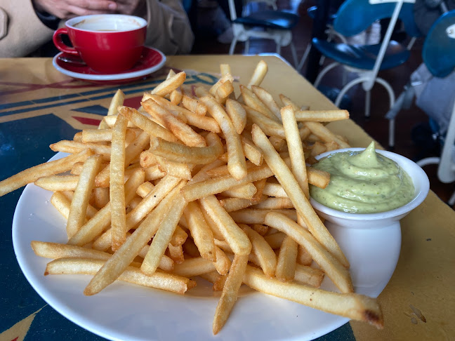 Maranui Cafe Phone number