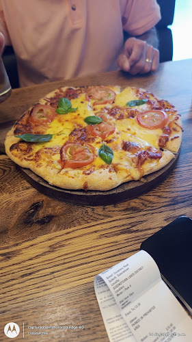 Momentos By The Lake Restaurant - Queenstown