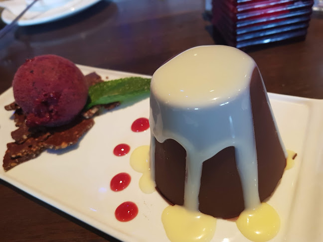 Comentarii opinii despre Costas Taverna Greek Restaurant and Ouzo Bar