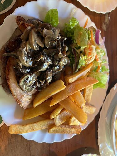 Opinii despre Punakaiki Rocks Hotel & Garden Bar în Punakaiki - Hospitality and gastronomy