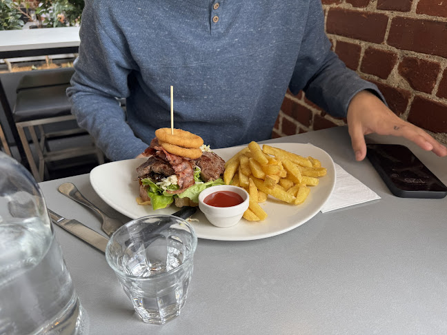 Fat Sally's Pub and Restaurant