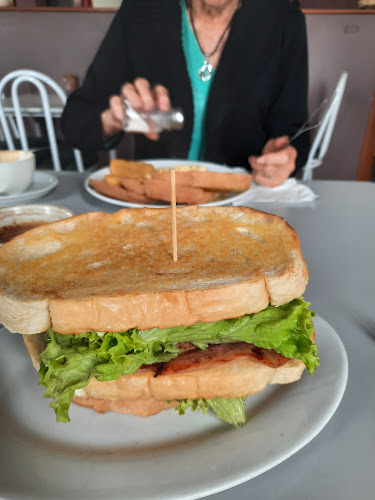 Pink Pig Cafe - Hospitality and gastronomy