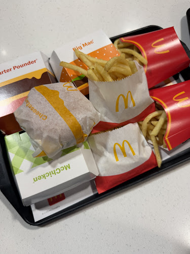 Opinii despre McDonald's Queenstown în Queenstown - Hospitality and gastronomy