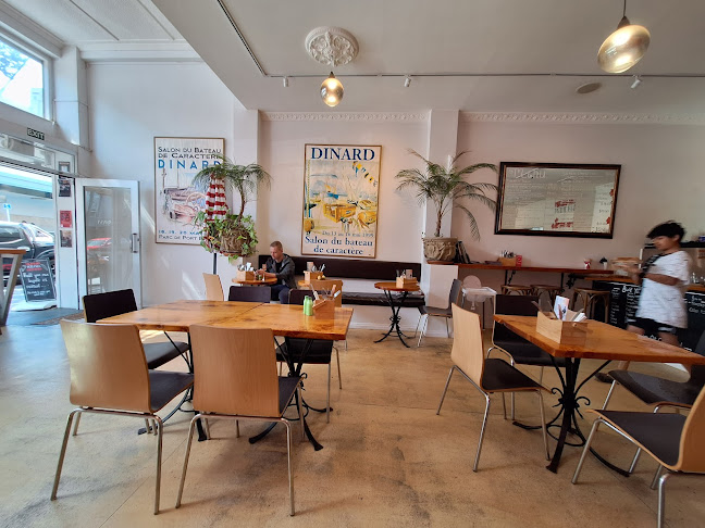 Petit Paris Open Times