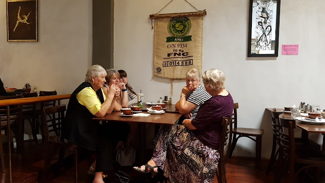 The Sponge Kitchen - Levin