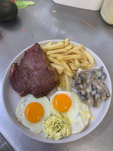 SK LUNCH BAR AND TAkEAWAY