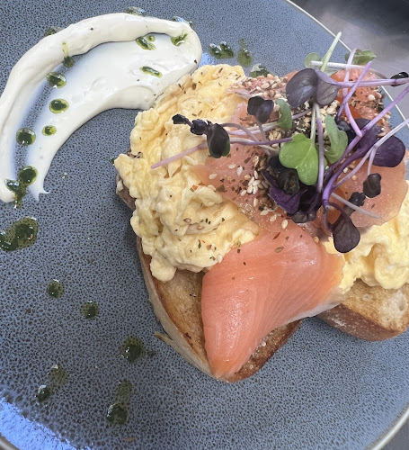 Comentarii opinii despre The Old Mill Waterfront Cafe