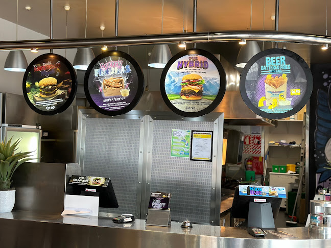 Comments and reviews of BurgerFuel Courtenay Place