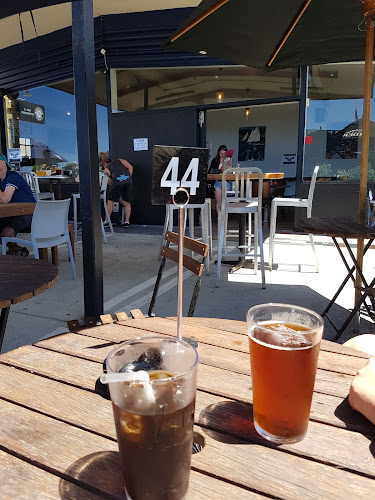 Comentarii opinii despre Groper Garage Bar & Restaurant