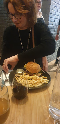 Comentarii opinii despre The Screening Room