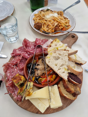 Reviews of La Bella Italia in Lower Hutt - Hospitality and gastronomy