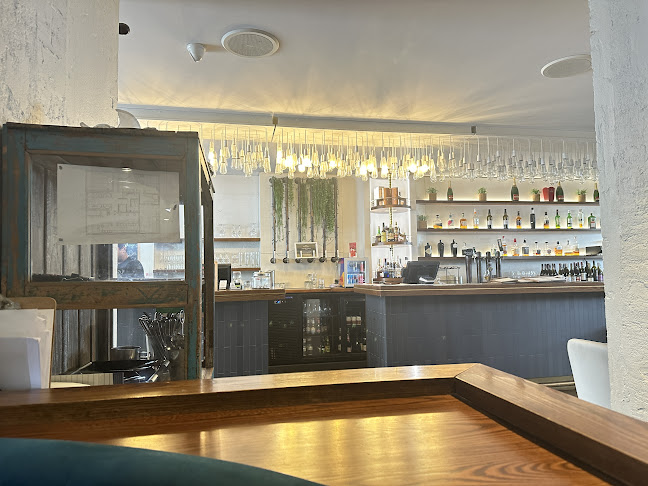 Comentarii opinii despre Rogues Cafe, Restaurant & Bar