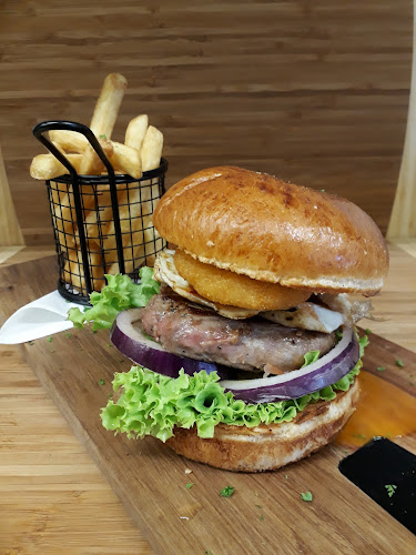 Comentarii opinii despre Ascot Sportshouse & Eatery