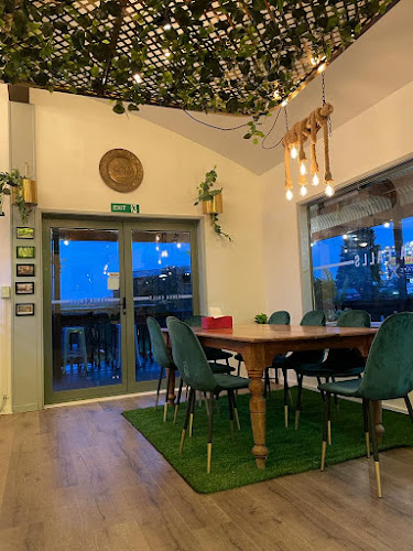 Hunua Falls Cafe and Bar - Hospitality and gastronomy