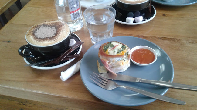 Comentarii opinii despre Miss Brown's Cafe