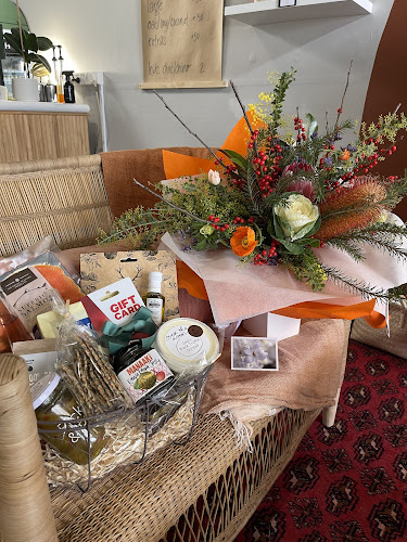 Opinii despre Thicket Flowers, Coffee, & Pantry în Pahiatua - Hospitality and gastronomy