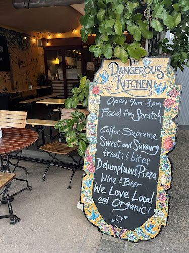 The Dangerous Kitchen - Hospitality and gastronomy