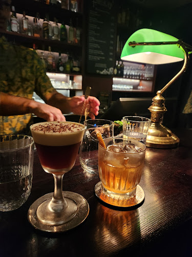 Hawthorn Lounge - Wellington