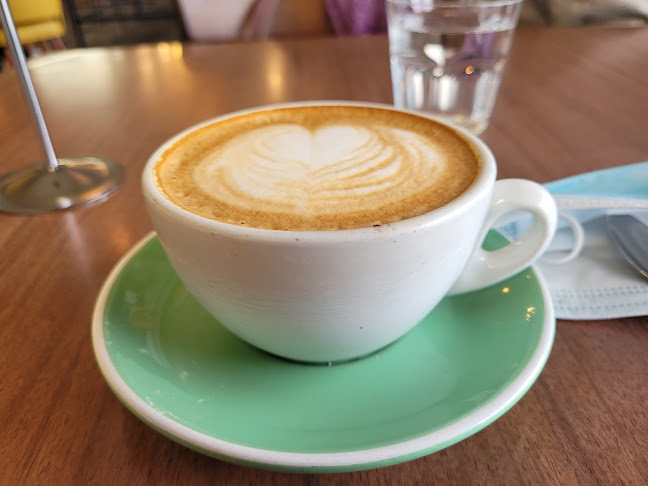 Cake & Kitchen Phone number