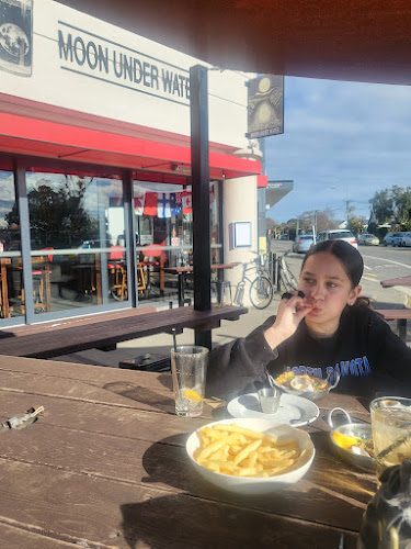 Comments and reviews of Moon Under Water