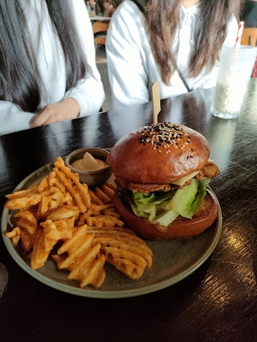 Comentarii opinii despre Mavis & Co