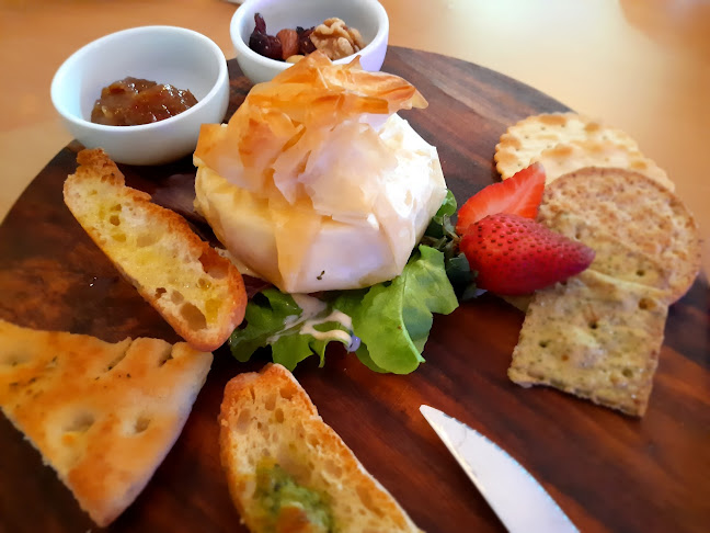 Incognito Licensed Brasserie, Paradise Coast New Zealand - Hospitality and gastronomy