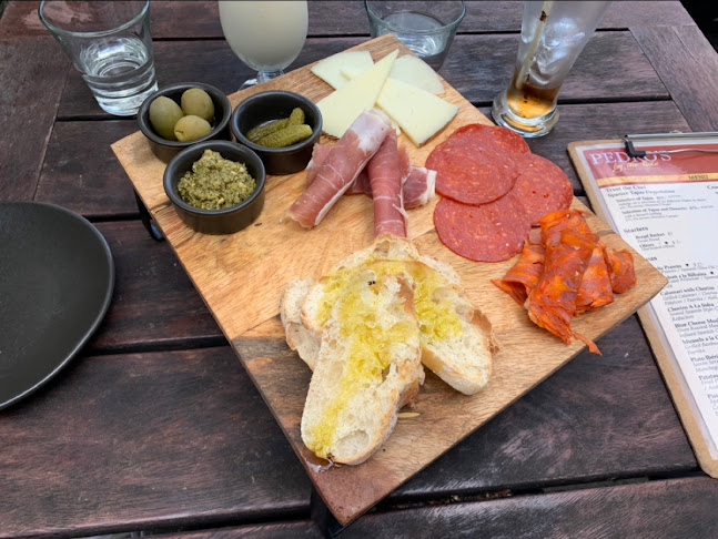 Momentos By The Lake Restaurant - Hospitality and gastronomy